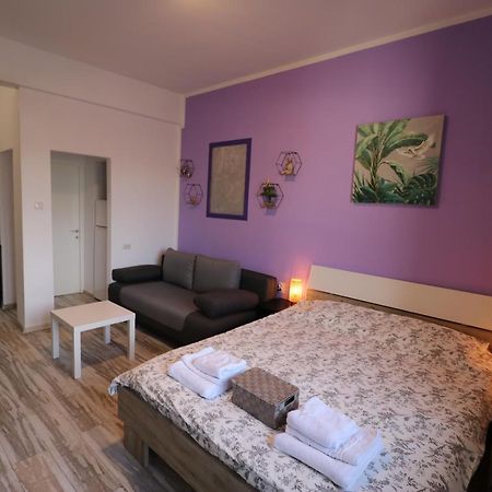 Ferienwohnung Charming Cozy Studio - Old Town - Free Minibar Bukarest Exterior foto