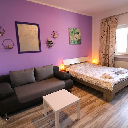 Ferienwohnung Charming Cozy Studio - Old Town - Free Minibar Bukarest Exterior foto