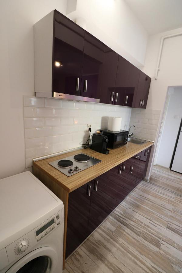 Ferienwohnung Charming Cozy Studio - Old Town - Free Minibar Bukarest Exterior foto