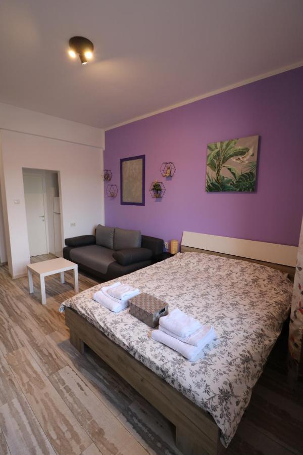 Ferienwohnung Charming Cozy Studio - Old Town - Free Minibar Bukarest Exterior foto