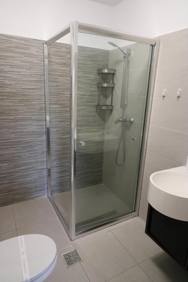 Ferienwohnung Charming Cozy Studio - Old Town - Free Minibar Bukarest Exterior foto