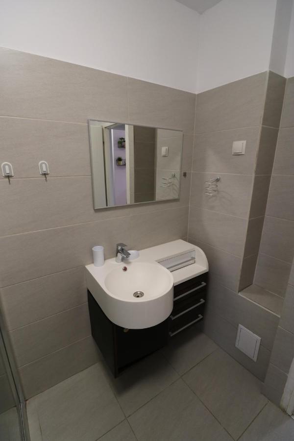 Ferienwohnung Charming Cozy Studio - Old Town - Free Minibar Bukarest Exterior foto